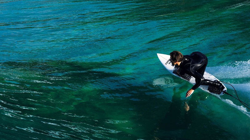 巨大なリップへと加速するベニー・ハワード。